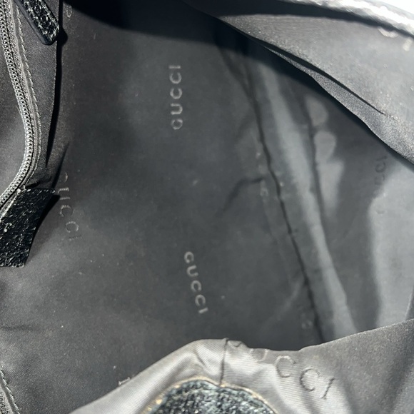 Gucci Jackie Black Nylon and Pebbled Leather Piston Closure Shoulder Bag - Picture 14 of 16